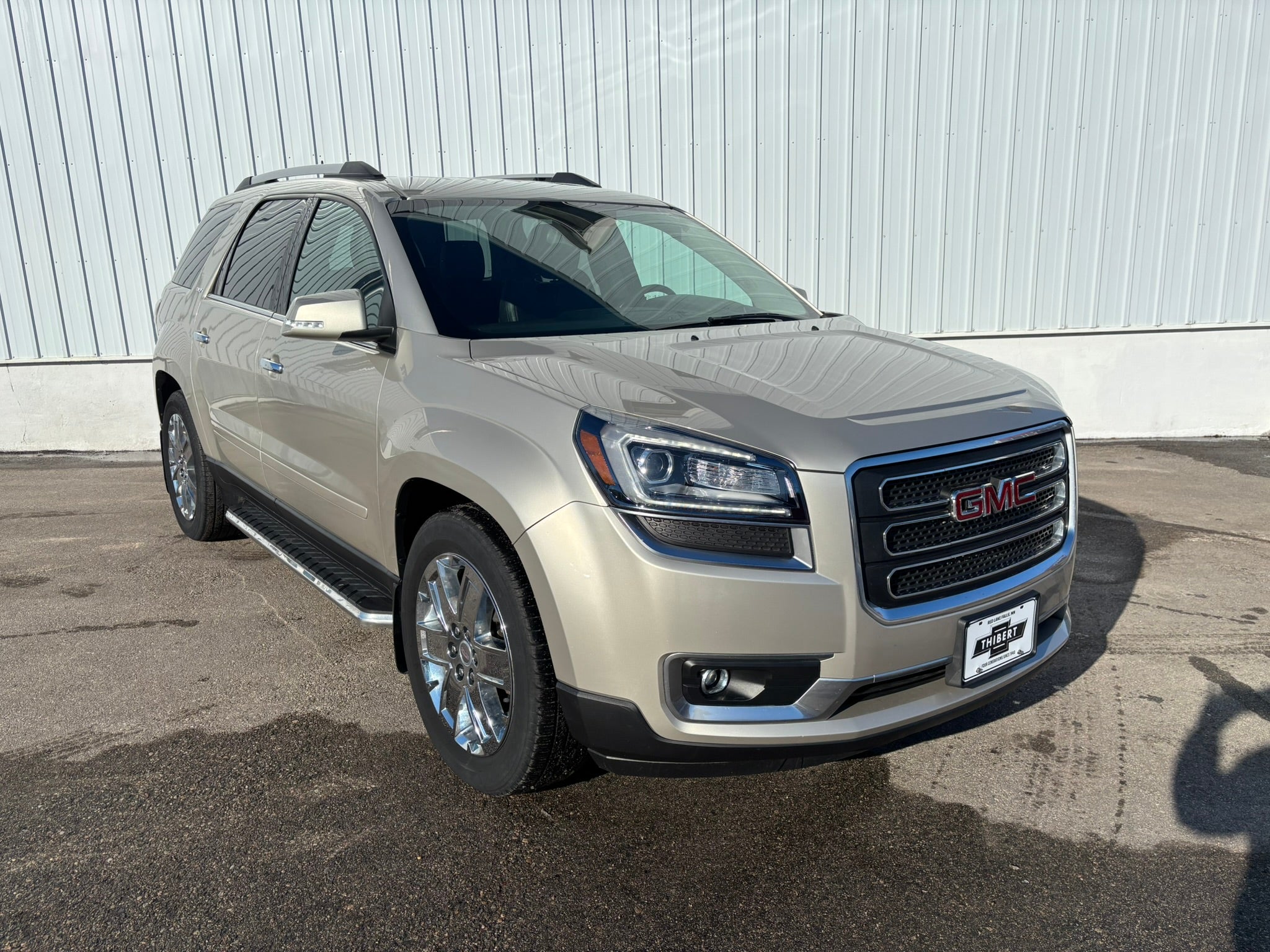 2017 GMC Acadia Limited Limited in Sparkling Silver Metallic — front three-quarter view